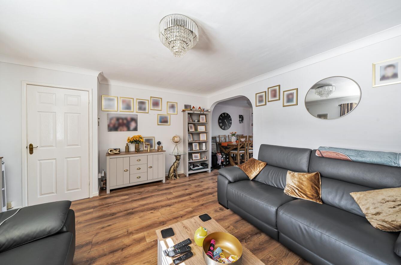 Gelli Aur, Treboeth, Swansea, SA5 9DF
